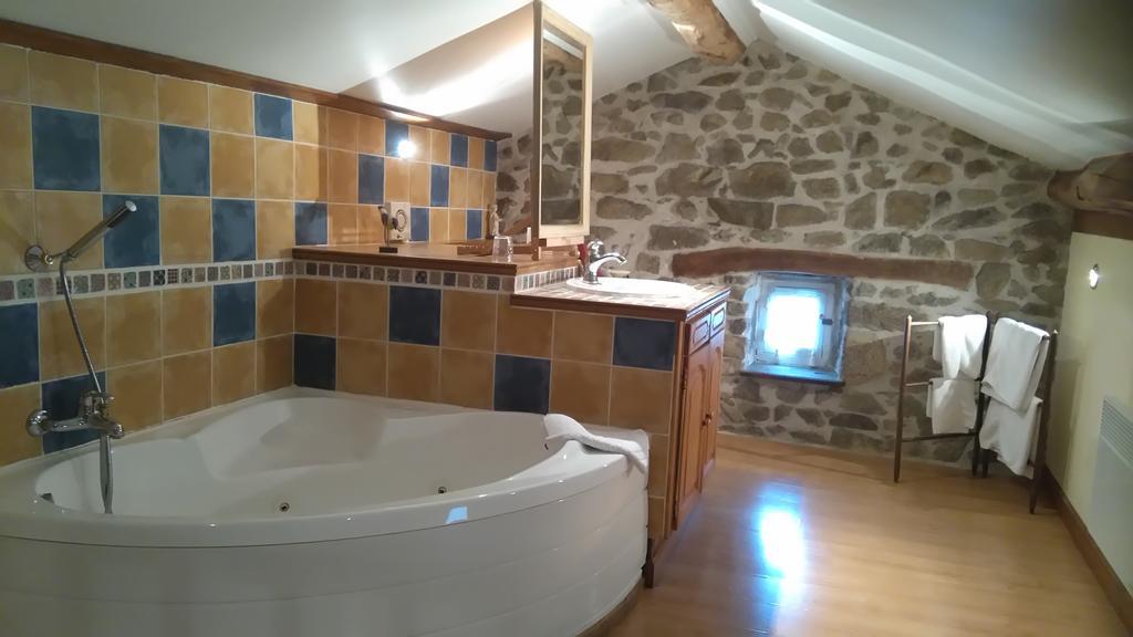 Les Vergnes Saint-Pardoux-le-Neuf Bagian luar foto